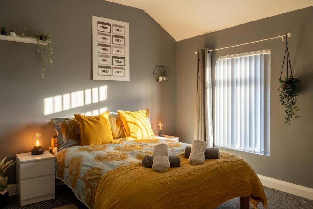 Vibrant City Centre Townhouse With Free Parking Rare Outdoor Patio Belfast Kültér fotó
